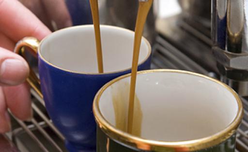 Espresso brewing machine dispense
