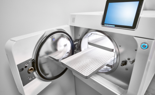 Autoclave-with-screen-for-medical-use