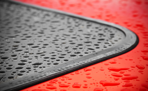 car-sunroof-seal-protects-againts-the-rain